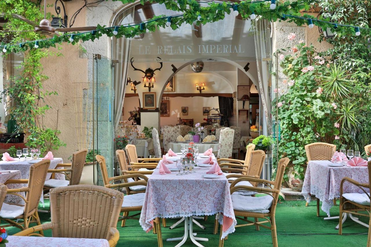 Отель Logis Le Relais Imperial Сен-Валье-де-Тье Экстерьер фото