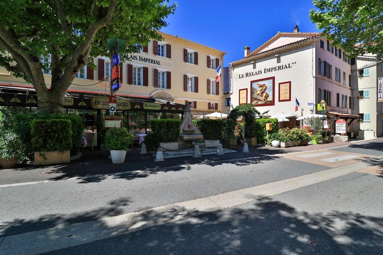 Отель Logis Le Relais Imperial Сен-Валье-де-Тье Экстерьер фото