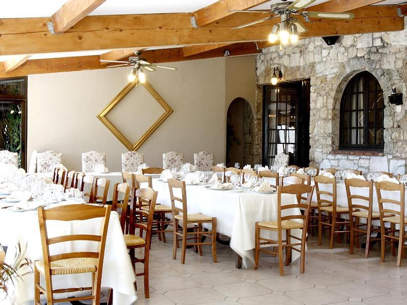 Отель Logis Le Relais Imperial Сен-Валье-де-Тье Экстерьер фото