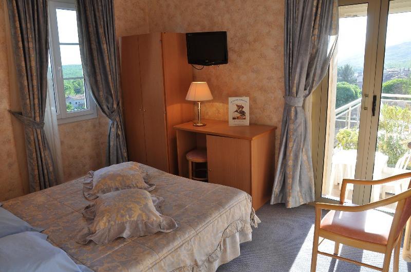 Отель Logis Le Relais Imperial Сен-Валье-де-Тье Экстерьер фото